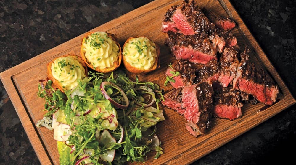 Danish Peynirli Patates Eşliğinde Dallas Steak Tarifi